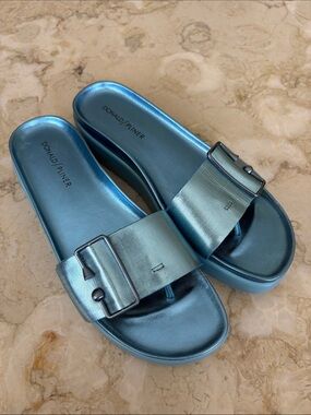 Donald J. Pliner Metallic Blue Platform Slide Sandals – Women’s Size 8.5